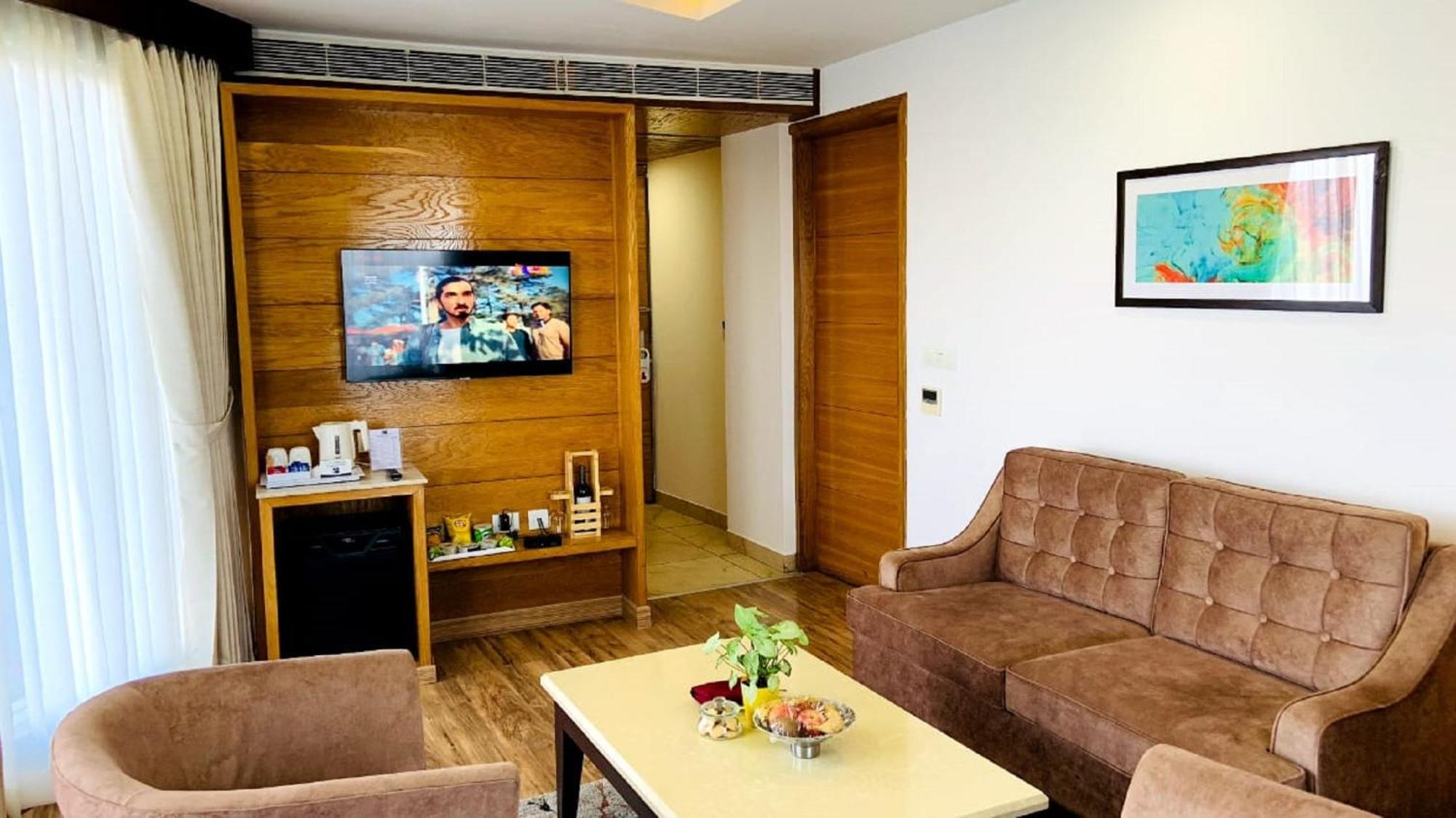 Hotel Jk Clarks Exotica à Dalhousie Extérieur photo